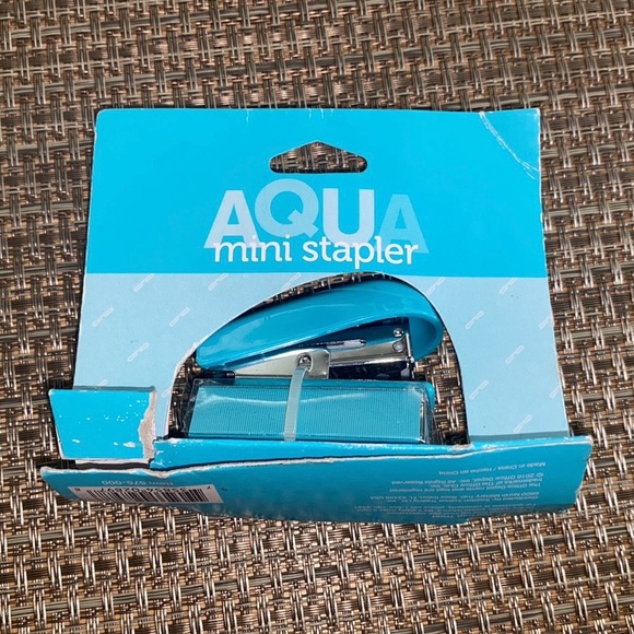 School time! NEW! Aqua Mini Stapler, Mint Small Paper Clips and Push Pins Set! - Picture 5 of 6